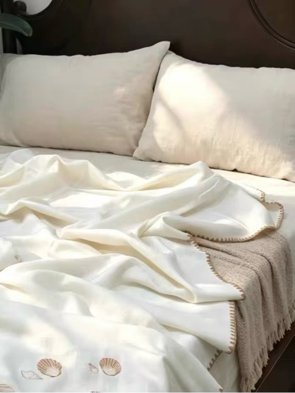 Luxury Cream hemp Throw Blanket - Soft Shell Embroidery